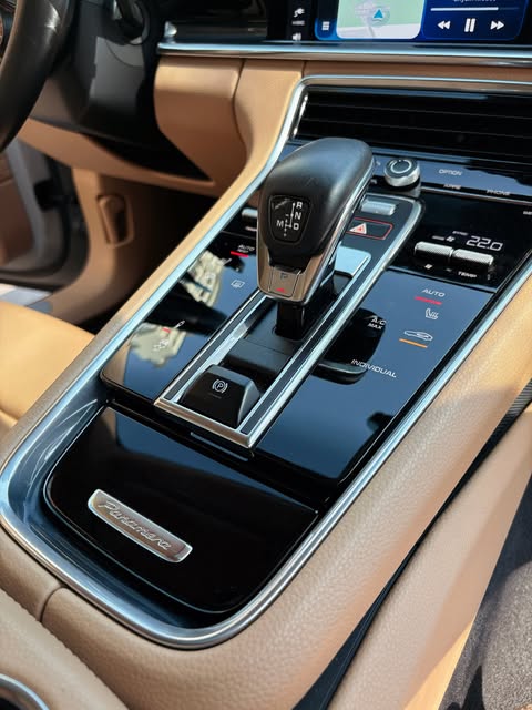 PORSCHE PANAMERA 4 E-HYBRID - Imagem 14