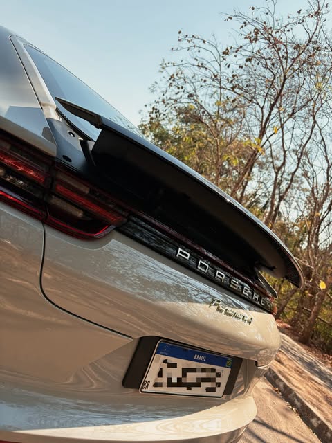PORSCHE PANAMERA 4 E-HYBRID - Imagem 16