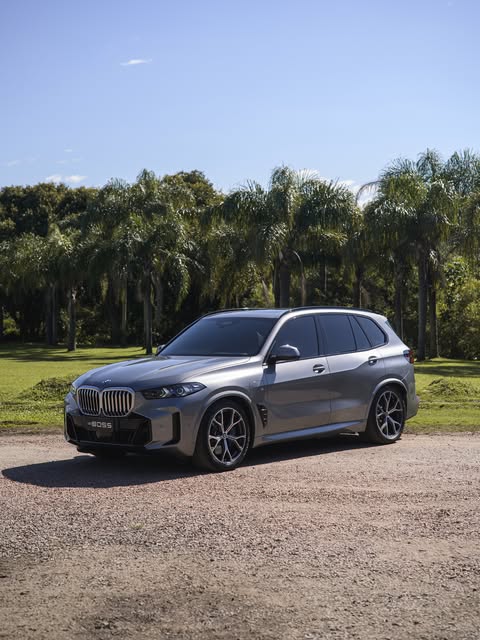 BMW X5 XDRIVE50E M SPORT - Imagem 2