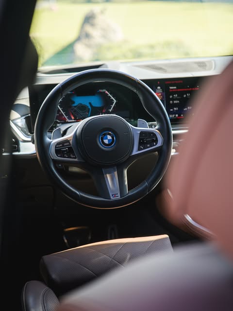 BMW X5 XDRIVE50E M SPORT - Imagem 13