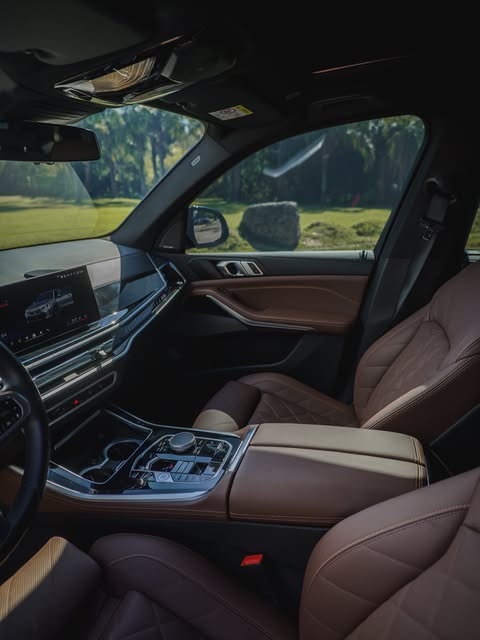 BMW X5 XDRIVE50E M SPORT - Imagem 8
