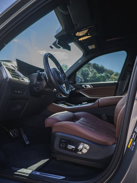 BMW X5 XDRIVE50E M SPORT - Imagem 9