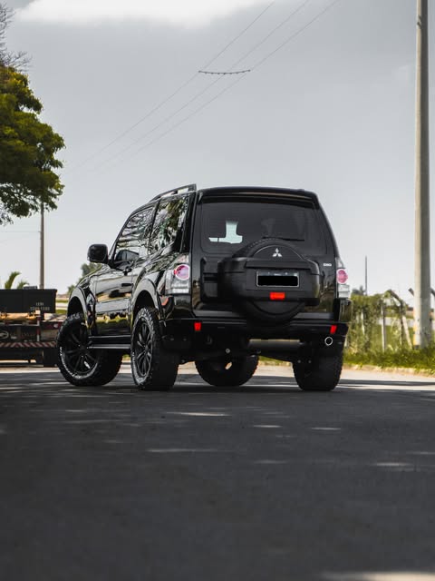 MITSUBISHI PAJERO FULL HPE 3.2 - Imagem 3