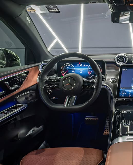 MERCEDES-BENZ GLC 300 4MATIC - Imagem 6
