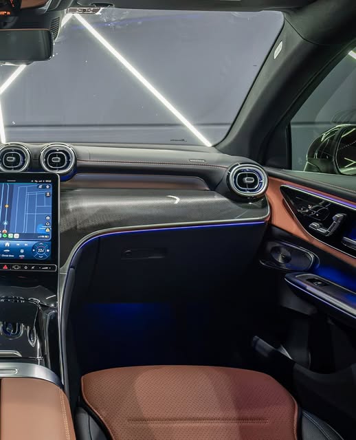 MERCEDES-BENZ GLC 300 4MATIC - Imagem 7