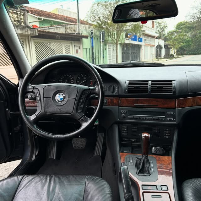 BMW 528I - Imagem 8