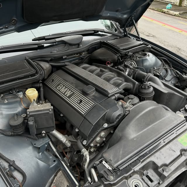 BMW 528I - Imagem 10