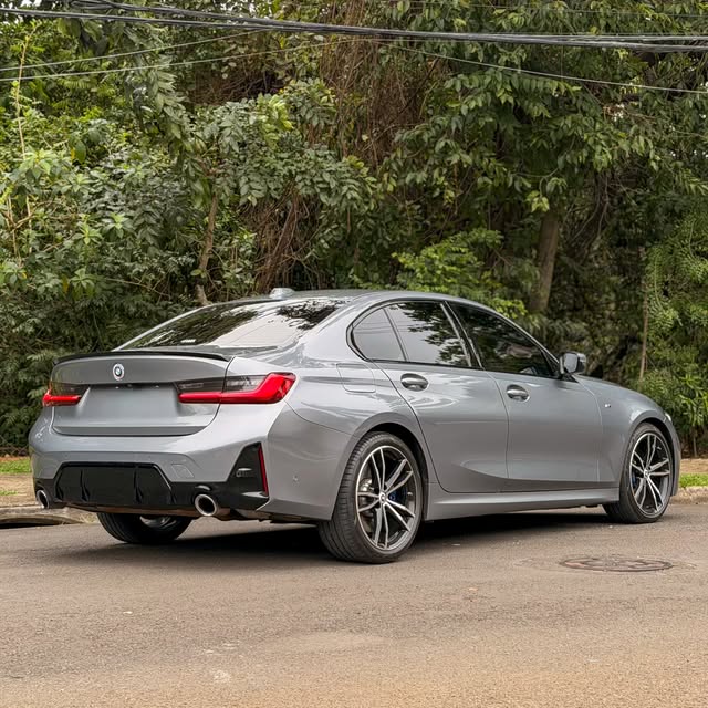 BMW 320I M SPORT - Imagem 4