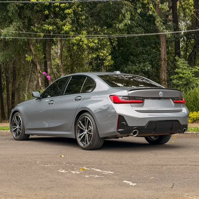 BMW 320I M SPORT - Imagem 5