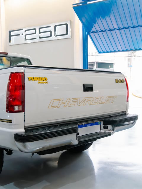 CHEVROLET SILVERADO - Imagem 7