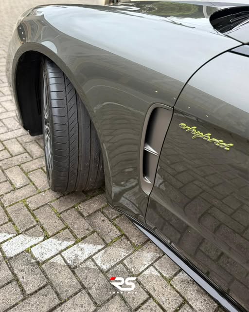 PORSCHE PANAMERA E-HYBRID PLATINUM EDITION - Imagem 3