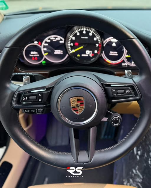 PORSCHE PANAMERA E-HYBRID PLATINUM EDITION - Imagem 6