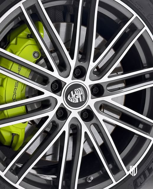 PORSCHE PANAMERA 4S E-HYBRID - Imagem 4