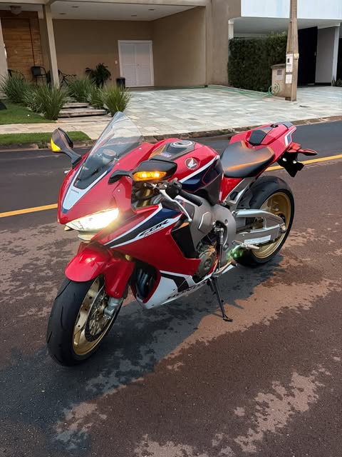 HONDA CBR1000RR FIREBLADE HRC SP - Imagem 4