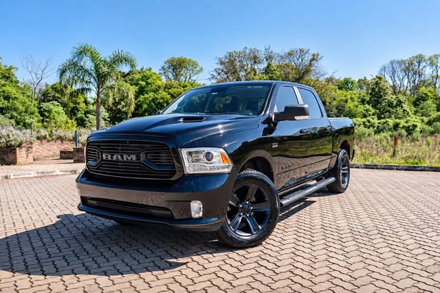 RAM CLASSIC LARAMIE - Imagem 1