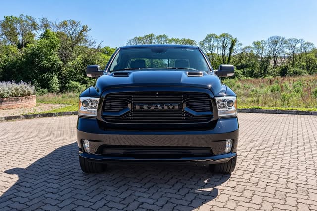 RAM CLASSIC LARAMIE - Imagem 2