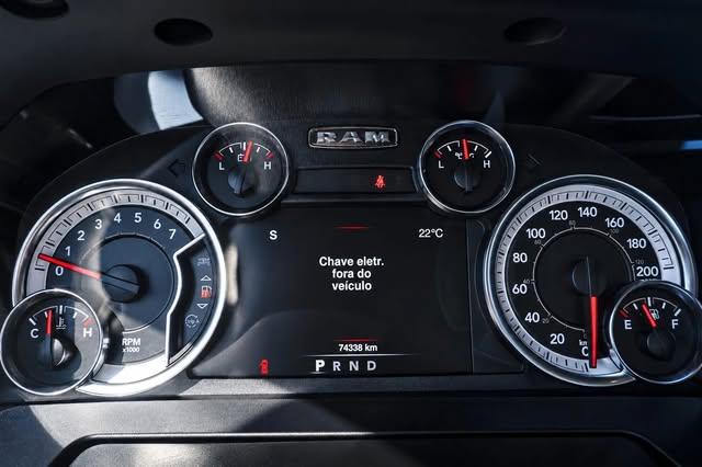 RAM CLASSIC LARAMIE - Imagem 9