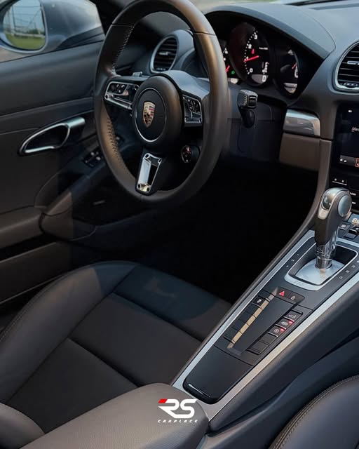 PORSCHE 718 CAYMAN TURBO - Imagem 6
