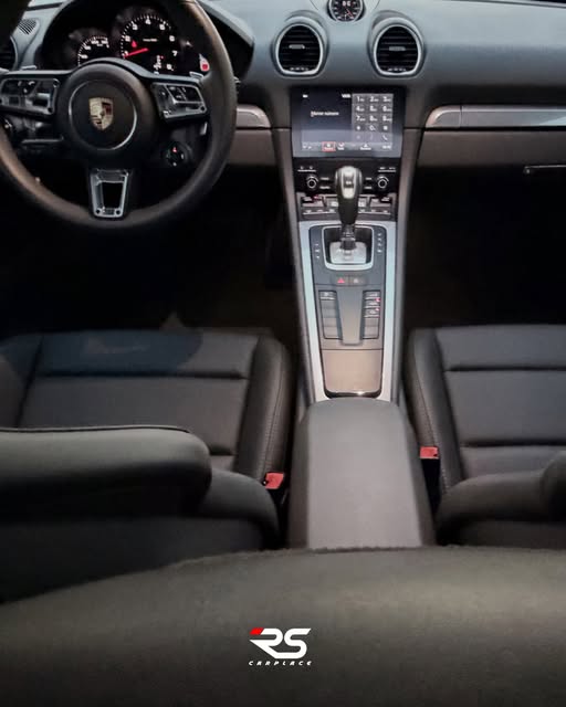 PORSCHE 718 CAYMAN TURBO - Imagem 7