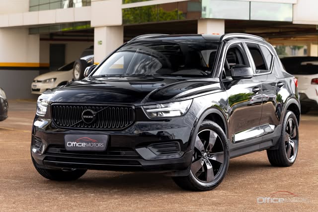 VOLVO XC40 T5 MOMENTUM - Imagem 1