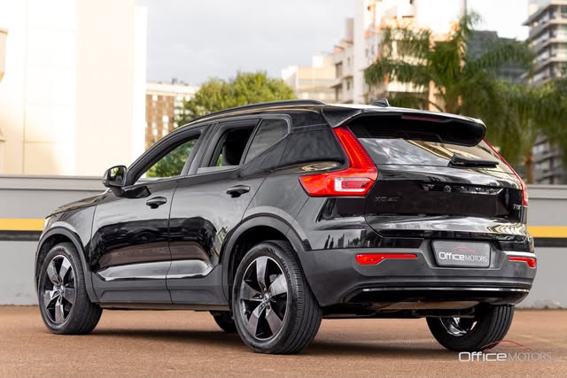 VOLVO XC40 T5 MOMENTUM - Imagem 5