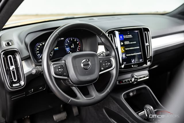 VOLVO XC40 T5 MOMENTUM - Imagem 6
