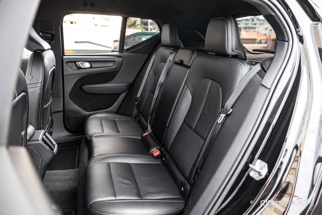 VOLVO XC40 T5 MOMENTUM - Imagem 8