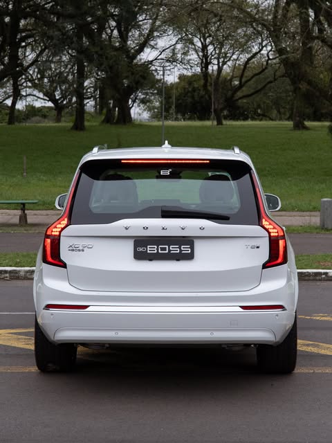 VOLVO XC90 T8 RECHARGE ULTRA - Imagem 6