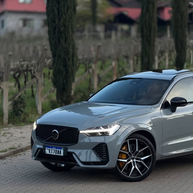 VOLVO XC60 T8 POLESTAR ENGINEERED - Imagem 2