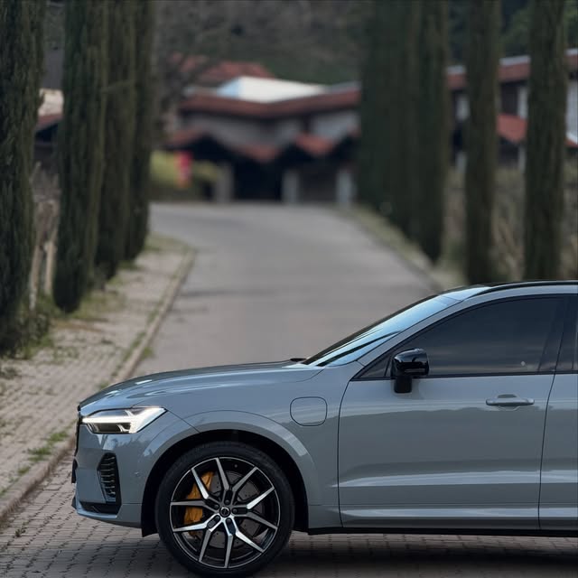 VOLVO XC60 T8 POLESTAR ENGINEERED - Imagem 4