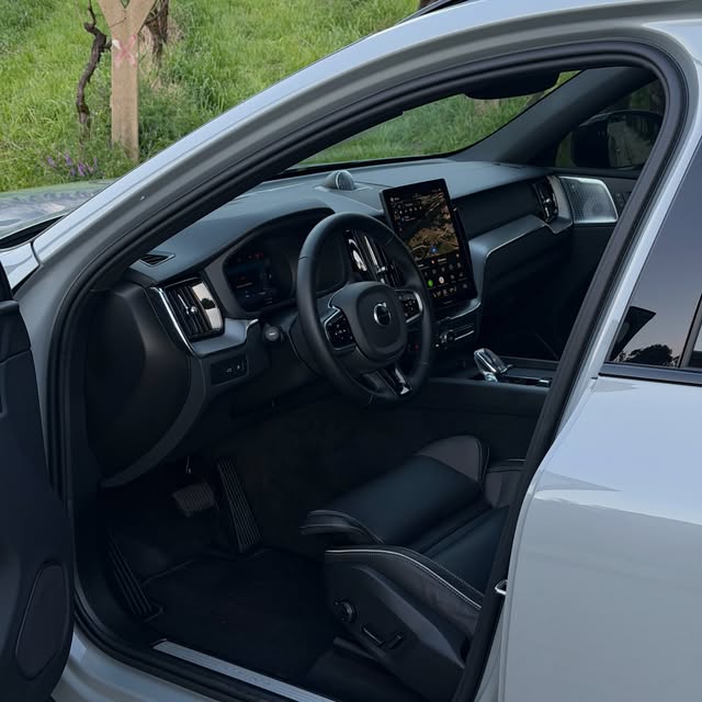 VOLVO XC60 T8 POLESTAR ENGINEERED - Imagem 6