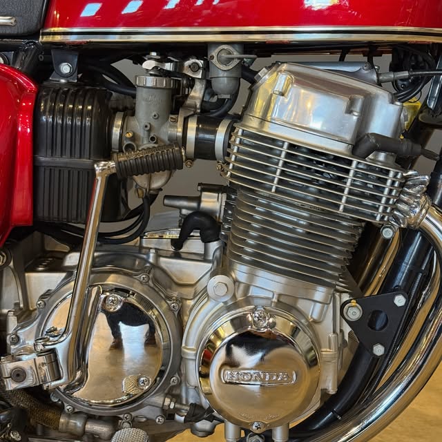HONDA CB 750 FOUR K1 - Imagem 3