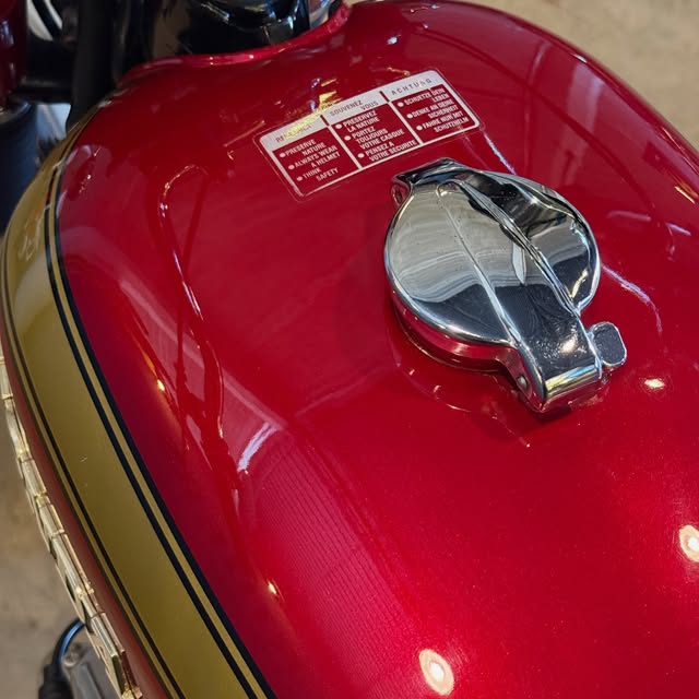 HONDA CB 750 FOUR K1 - Imagem 8