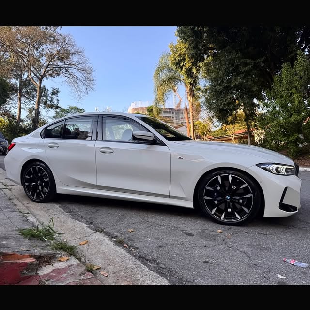 BMW 320I M SPORT - Imagem 5