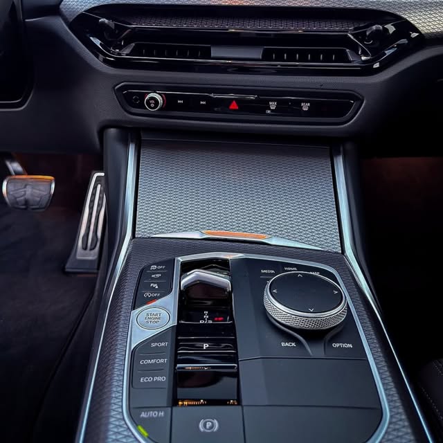 BMW 320I M SPORT - Imagem 6