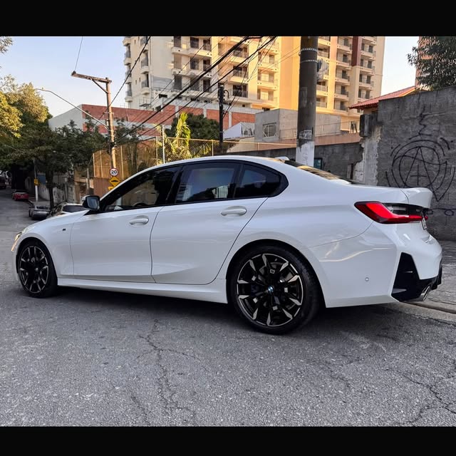 BMW 320I M SPORT - Imagem 9