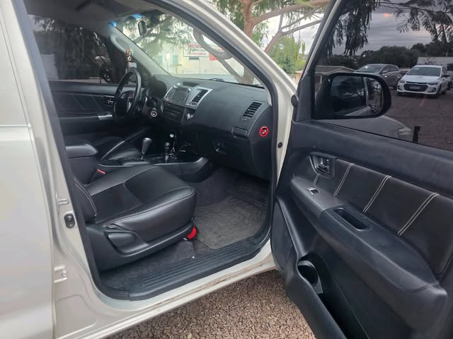 TOYOTA HILUX SRV - Imagem 8