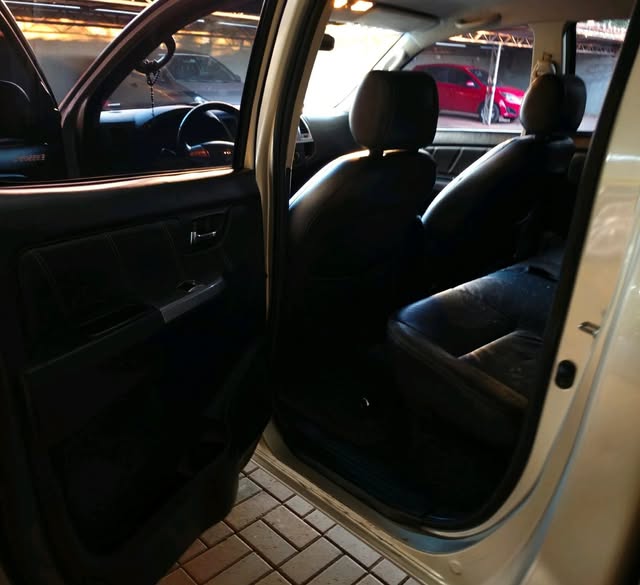 TOYOTA HILUX SRV - Imagem 9