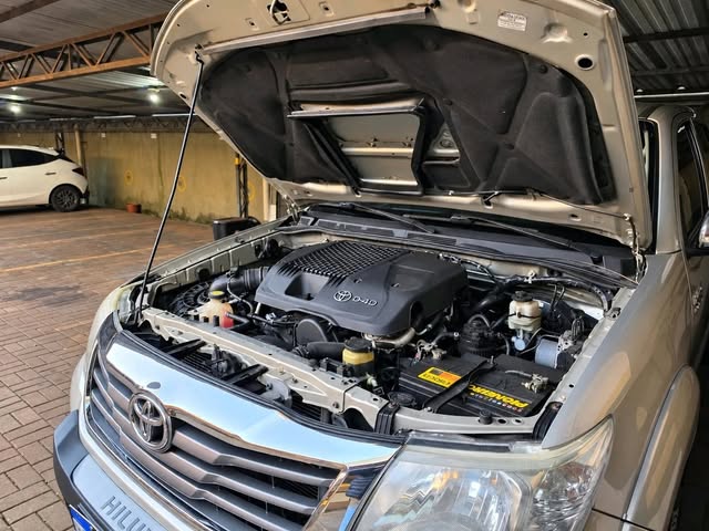 TOYOTA HILUX SRV - Imagem 10
