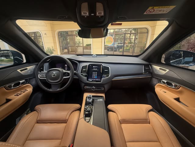 VOLVO XC90 T8 ULTIMATE - Imagem 6