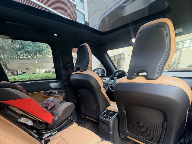 VOLVO XC90 T8 ULTIMATE - Imagem 7
