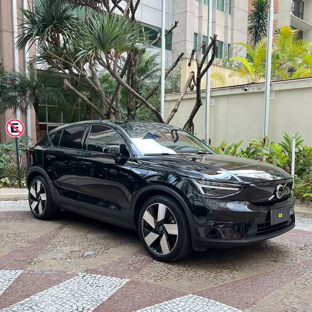 VOLVO C40 P8 ULTIMATE RECHARGE - Imagem 3