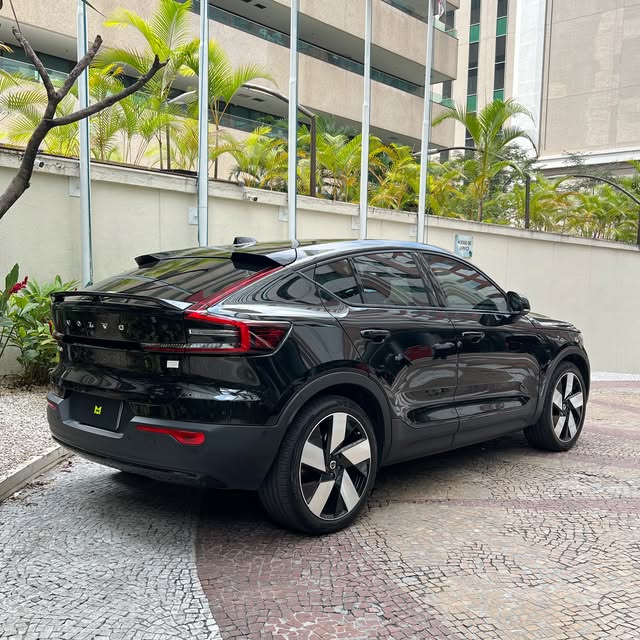 VOLVO C40 P8 ULTIMATE RECHARGE - Imagem 4