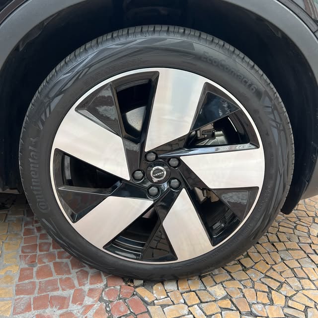 VOLVO C40 P8 ULTIMATE RECHARGE - Imagem 9