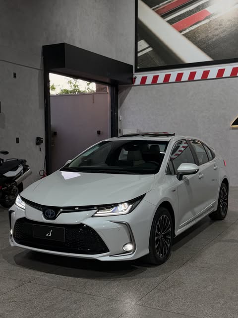 TOYOTA COROLLA ALTIS PREMIUM HYBRID - Imagem 2