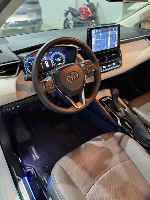 TOYOTA COROLLA ALTIS PREMIUM HYBRID - Imagem 11