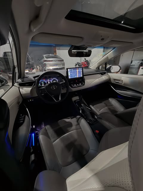 TOYOTA COROLLA ALTIS PREMIUM HYBRID - Imagem 13