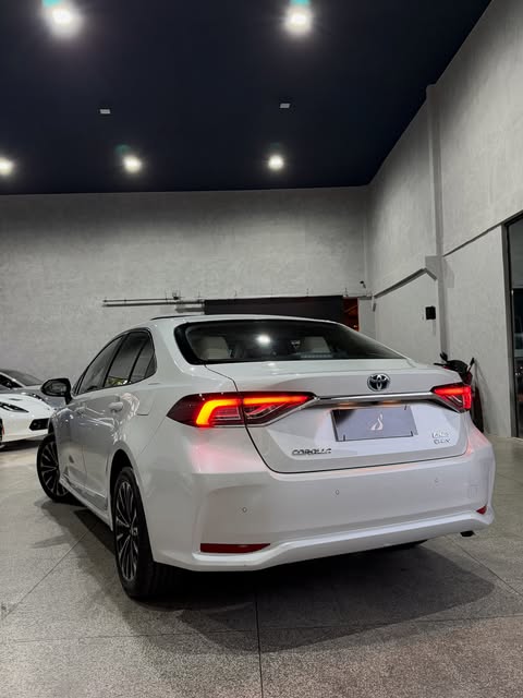 TOYOTA COROLLA ALTIS PREMIUM HYBRID - Imagem 15