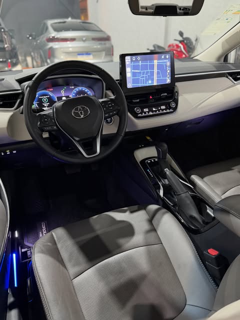 TOYOTA COROLLA ALTIS PREMIUM HYBRID - Imagem 9