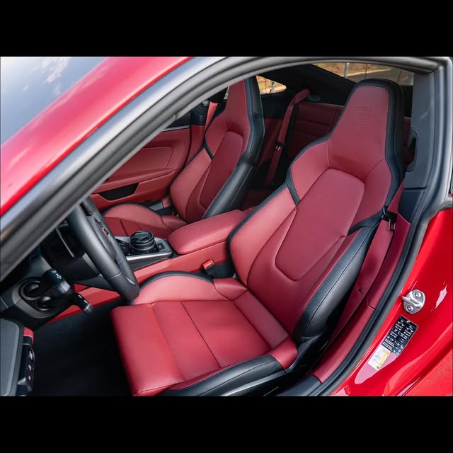 PORSCHE 911 CARRERA 3.0 6CIL (992.2) - Imagem 11